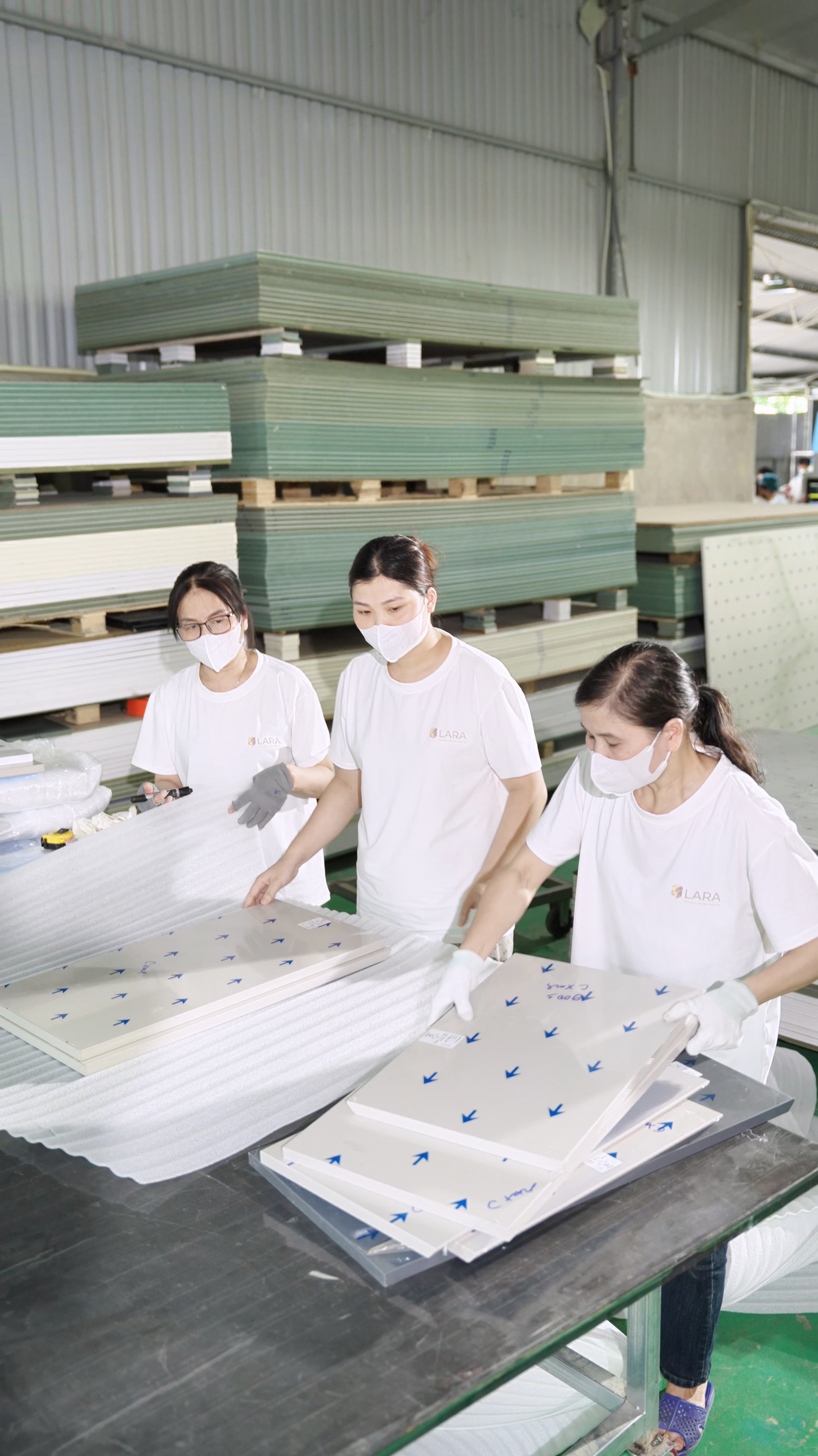 Vật liệu Acrylic LARA